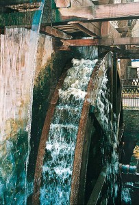 oberschlächtiges Wasserrad der Zschoner Mühle
