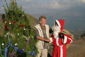 Weihnachten am Kraterrand auf dem Vulkan Mt. Batur