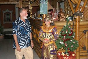 Auch bei einer Weihnachtsfeier dürfen klassische balinesische Tänze nicht fehlen